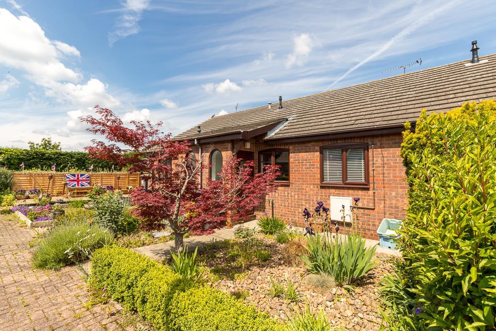 Hall View, Messingham, Scunthorpe 2 bed bungalow £130,000