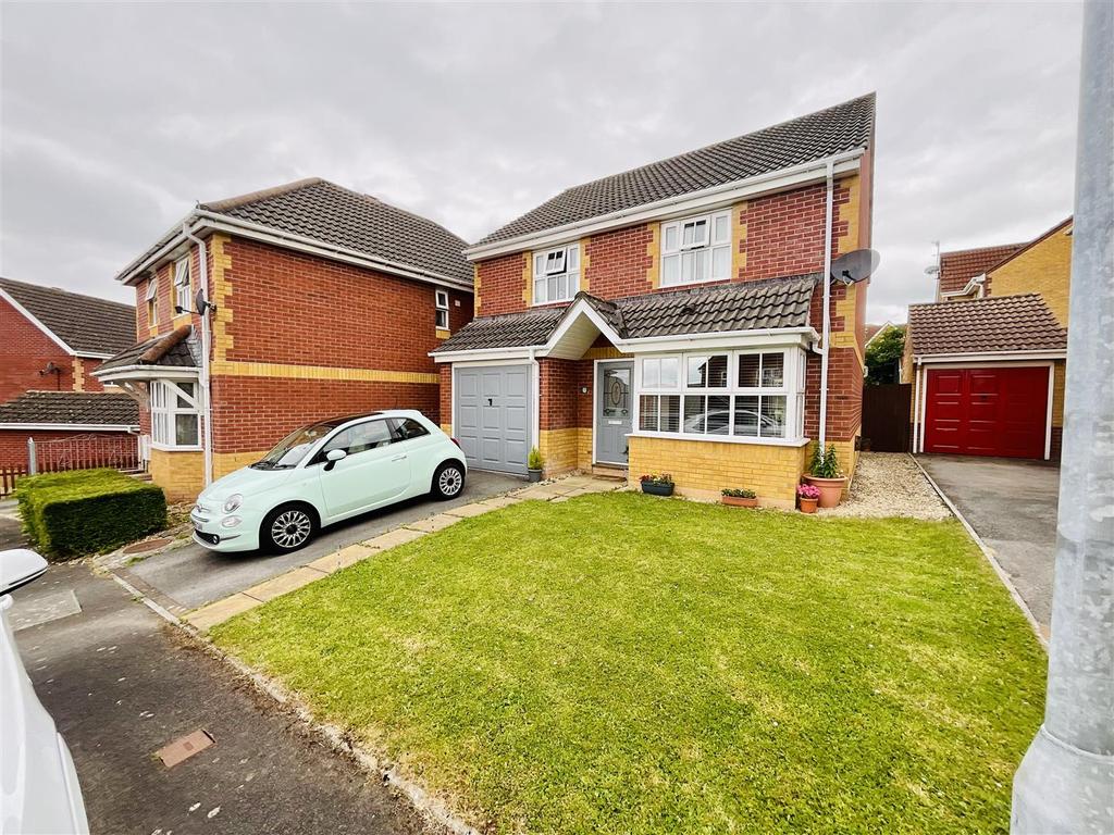 Maes Ty Gwyn, Llangennech, Llanelli 3 bed detached house £249,995