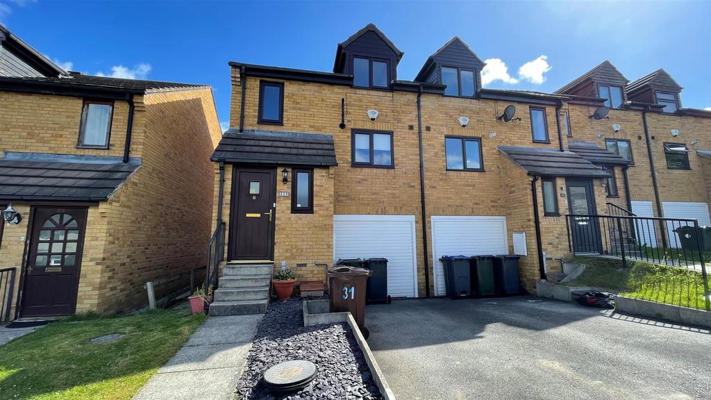 Wrose Brow Road, Shipley 3 bed townhouse £165,000