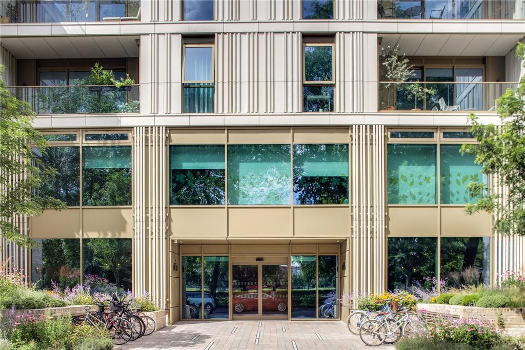 Exterior/Entrance
