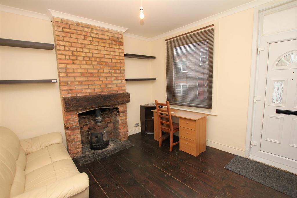 Hartley Road, Luton, LU2 3 bed house £1,100 pcm (£254 pw)