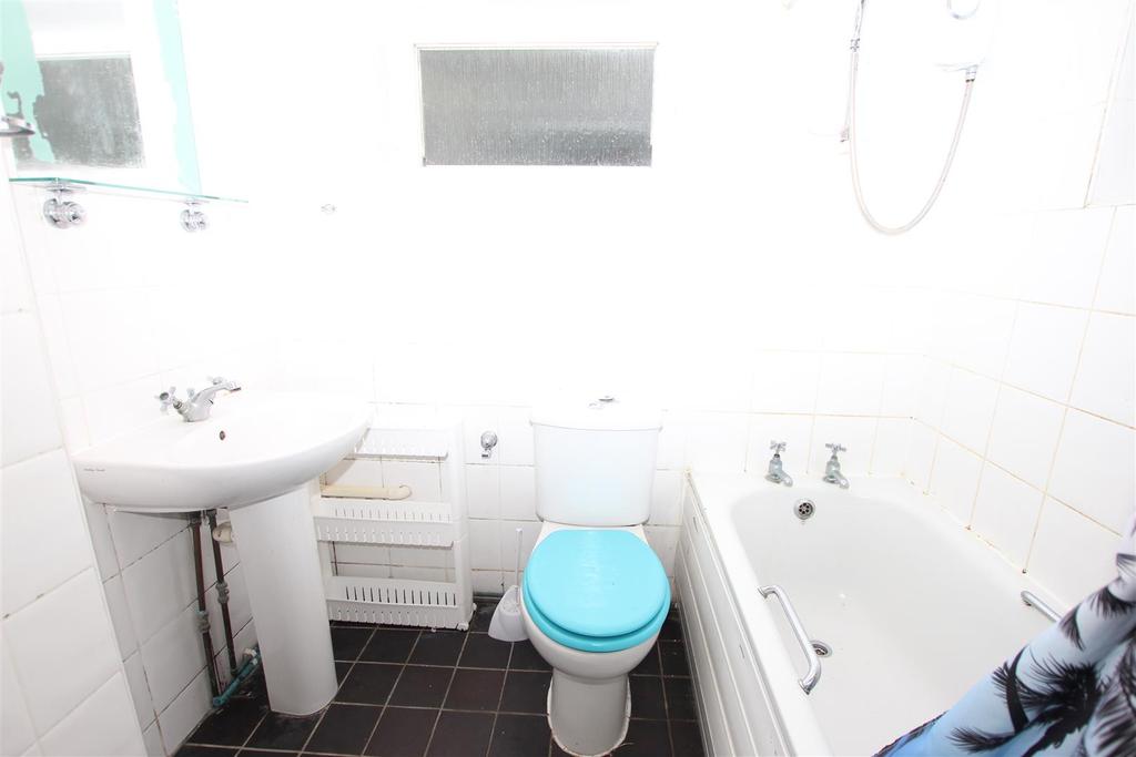 Hartley Road, Luton, LU2 3 bed house £1,100 pcm (£254 pw)