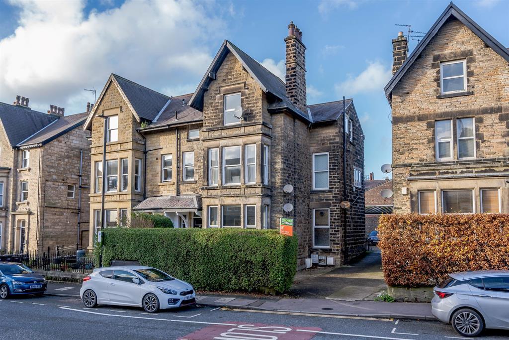 East Parade, Harrogate, HG1 5LR 2 bed flat for sale £240,000