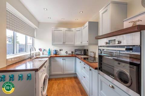 8 Hatfield Lane, Barnby Dun, Doncaster, DN3 1DF