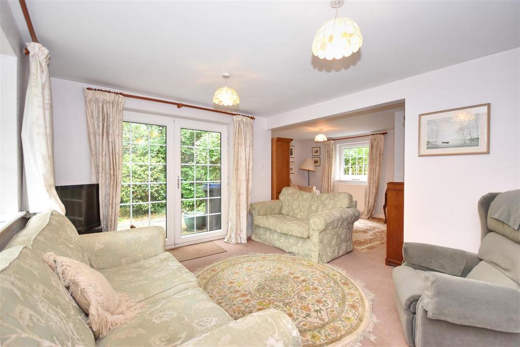 Gravel Hill, Chartham Hatch, Canterbury 2 bed house £299,995