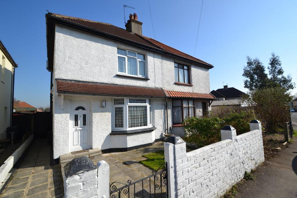 Aylsham Road,Hoddesdon,Herts 2 bed semidetached house £1,250 pcm (£