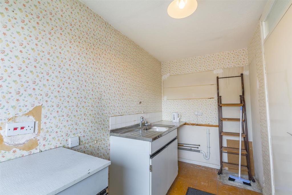 Kitchen (4)-HDR copy.jpg
