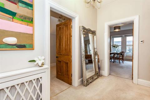 5b West End Avenue, Harrogate, HG2 9BX