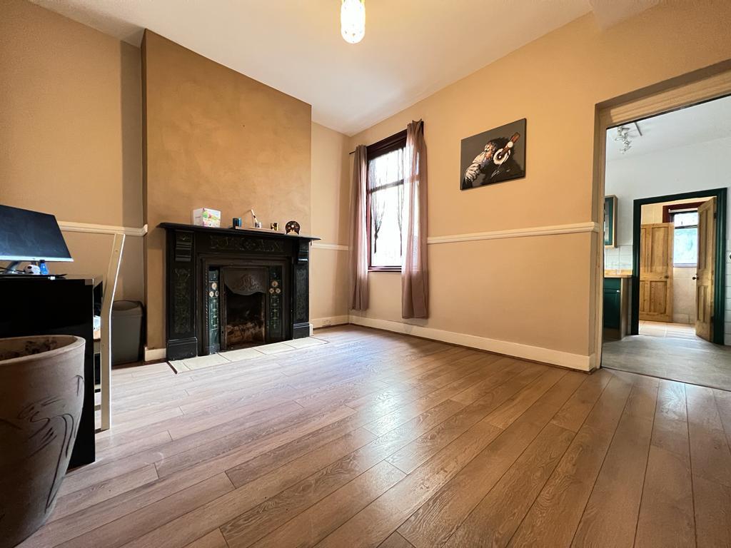Westwood Road, Ilford 3 bed house £450,000