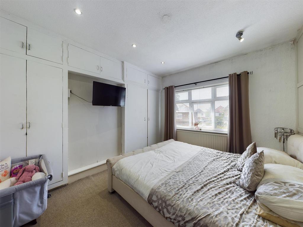 Bedroom: