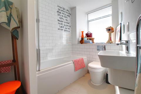 7, Cathedral House Three Cocks Lane, Gloucester, GL1 2QU