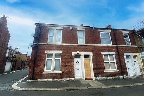 3 bedroom apartment for sale - Vine Street, Wallsend, Tyne And Wear, NE28