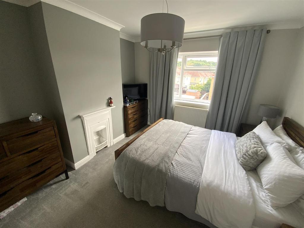 Bedroom 1:
