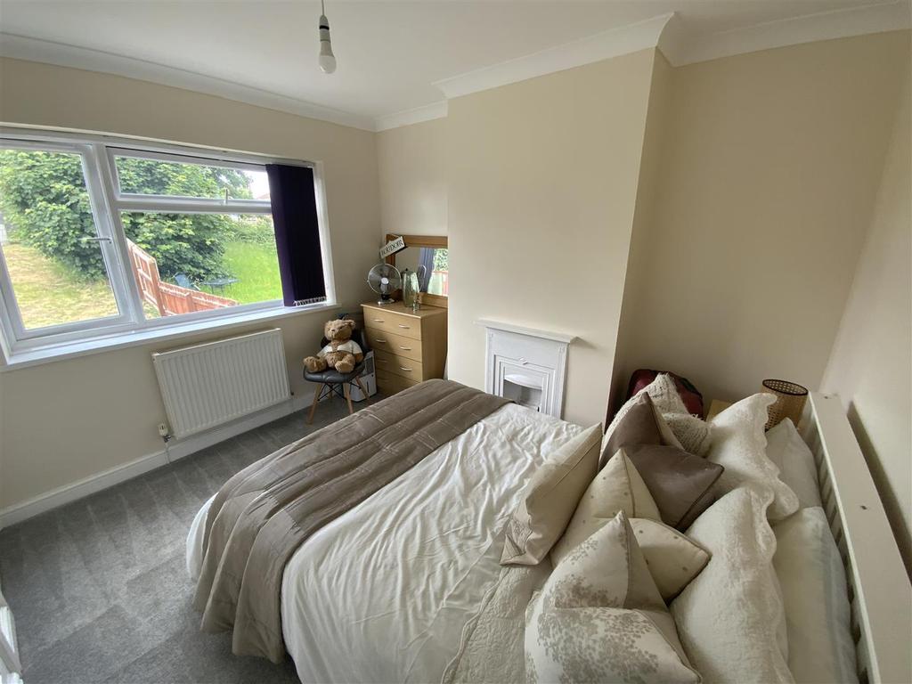 Bedroom 2: