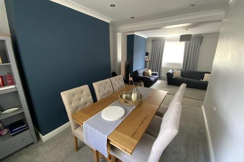 21 Brynhyfryd, Burry Port, SA16 0PR