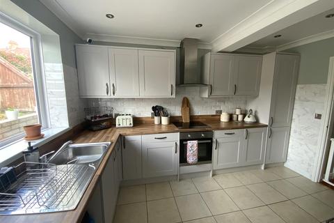 21 Brynhyfryd, Burry Port, SA16 0PR