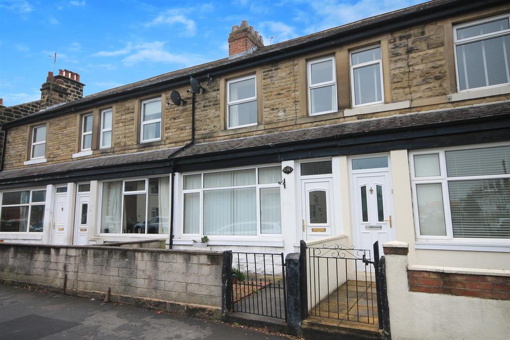 King Edwards Drive, Harrogate, HG1 4HB 3 bed terraced house £235,000