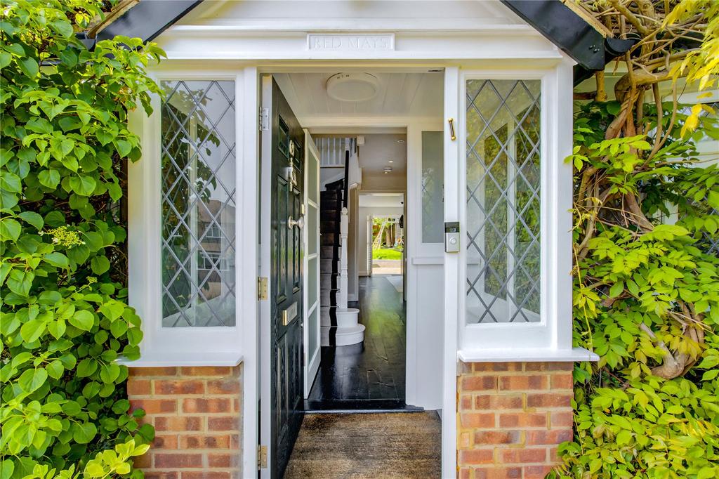 Oakridge Avenue, Radlett, Hertfordshire, WD7 4 bed detached house £