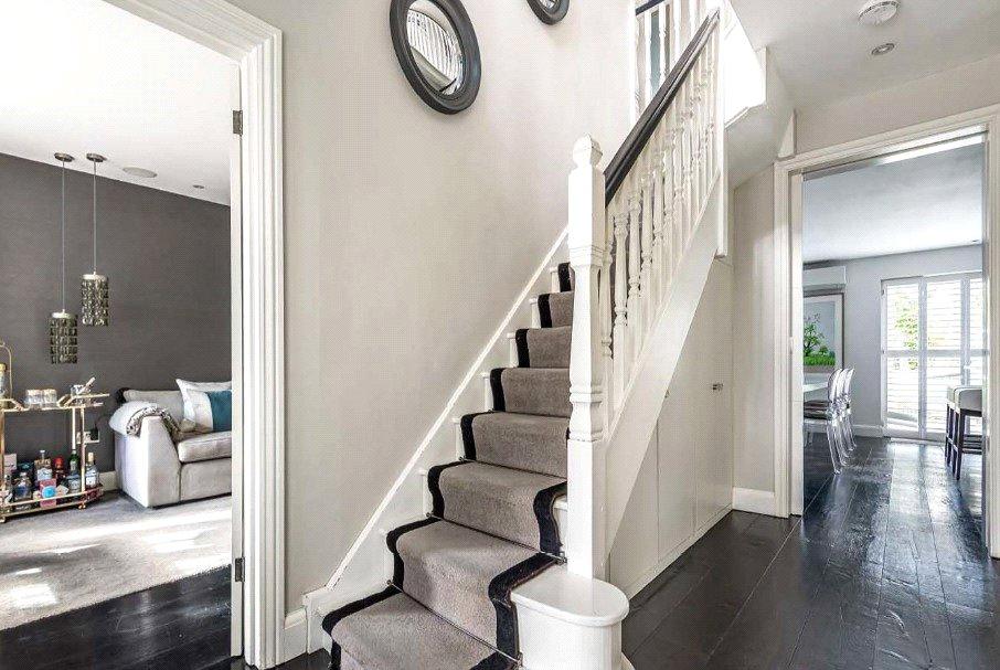 Oakridge Avenue, Radlett, Hertfordshire, WD7 4 bed detached house £
