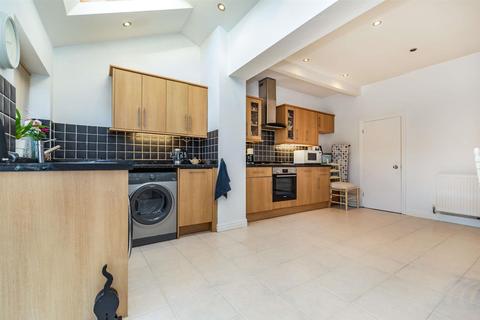 10 Alexandra Grove, Knaresborough, HG5 0PH