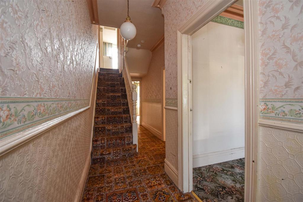 Brunswick Square, Penrith 4 bed terraced house £250,000