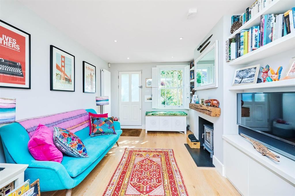 Thorne Passage, Barnes, SW13 2 bed terraced house for sale £900,000