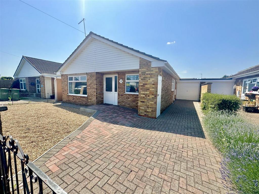 Thornham Way, Coates Whittlesey, Peterborough 3 bed detached bungalow