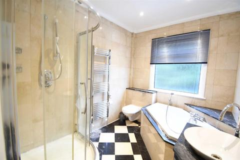 1 Singleton Scarp, London, N12 7AR