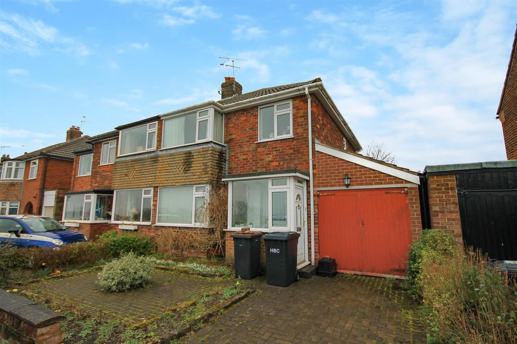 Kingsley Drive, Harrogate, HG1 4TH 3 bed semidetached house £225,000