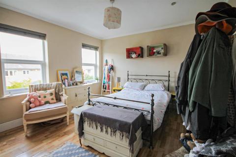 8 Alexandra Grove, Knaresborough, HG5 0PH