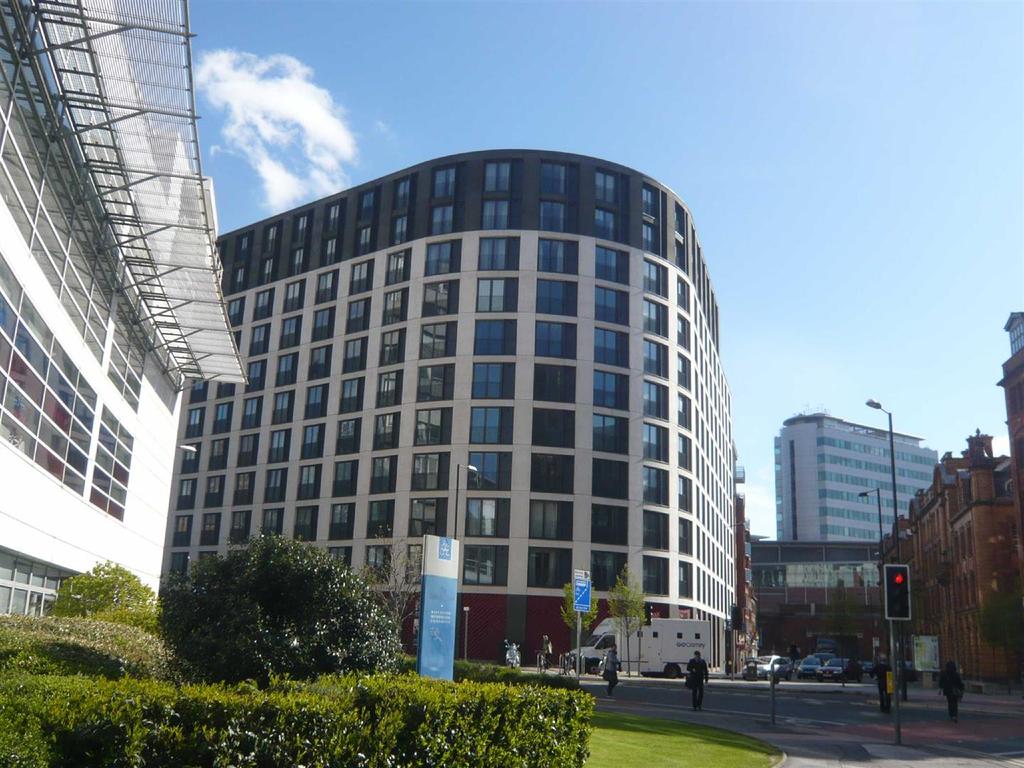 The Hub, 5 Piccadilly Place Piccadilly, Manchester 2 bed flat £1,250 pcm (£288 pw)