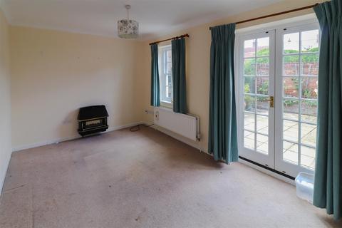 2 bedroom semi-detached house for sale - White Lion Court, Hadleigh, Ipswich, Suffolk, IP7 5JE