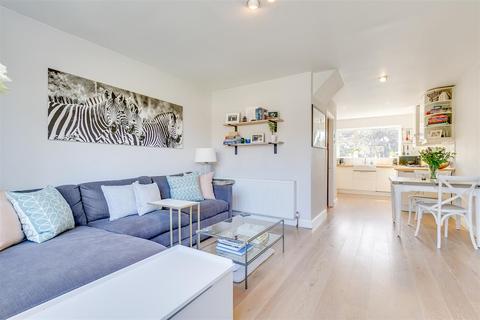 34 Coniston Close, London, W4 3UG