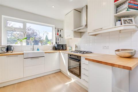 34 Coniston Close, London, W4 3UG