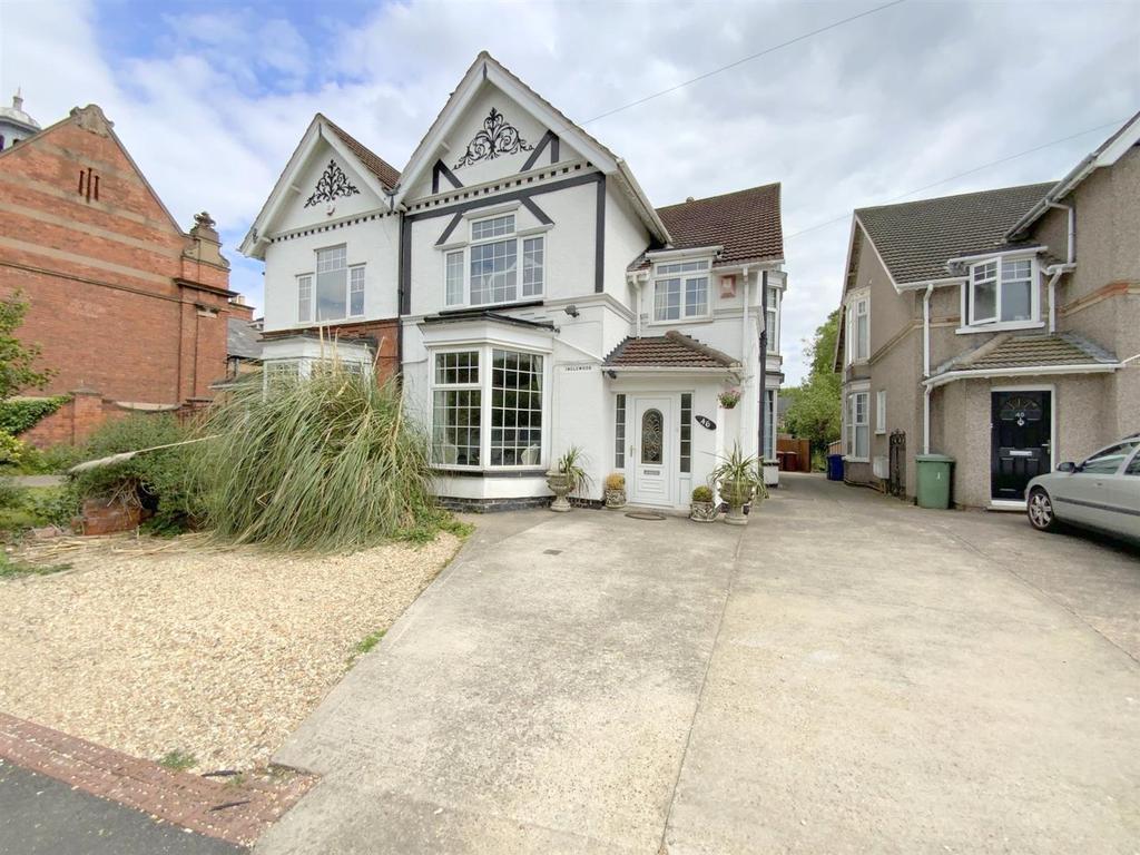 Brighowgate, Grimsby 4 bed semidetached house £305,000