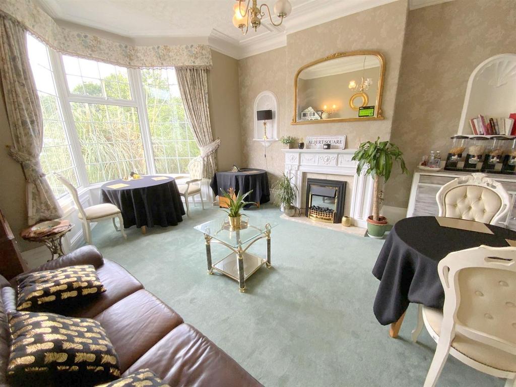 Brighowgate, Grimsby 4 bed semidetached house £305,000