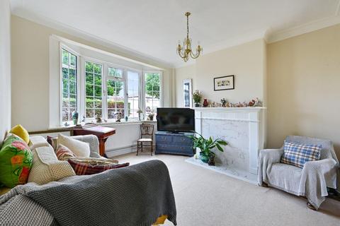 14 Shrubland Grove, Worcester Park, KT4 8TB