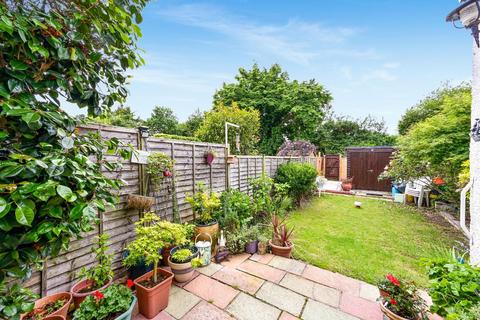 14 Shrubland Grove, Worcester Park, KT4 8TB