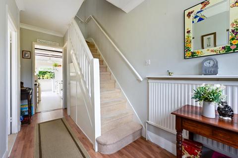 14 Shrubland Grove, Worcester Park, KT4 8TB