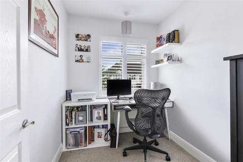 12 First Avenue, Epsom, KT19 9TP