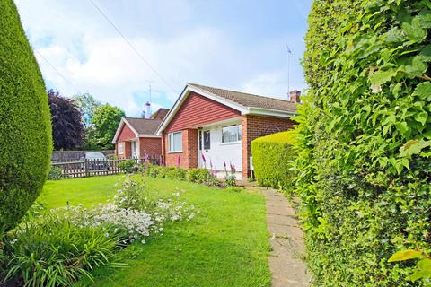 2 bedroom detached bungalow for sale - Downs View Road, Hassocks, West Sussex, BN6 8HJ
