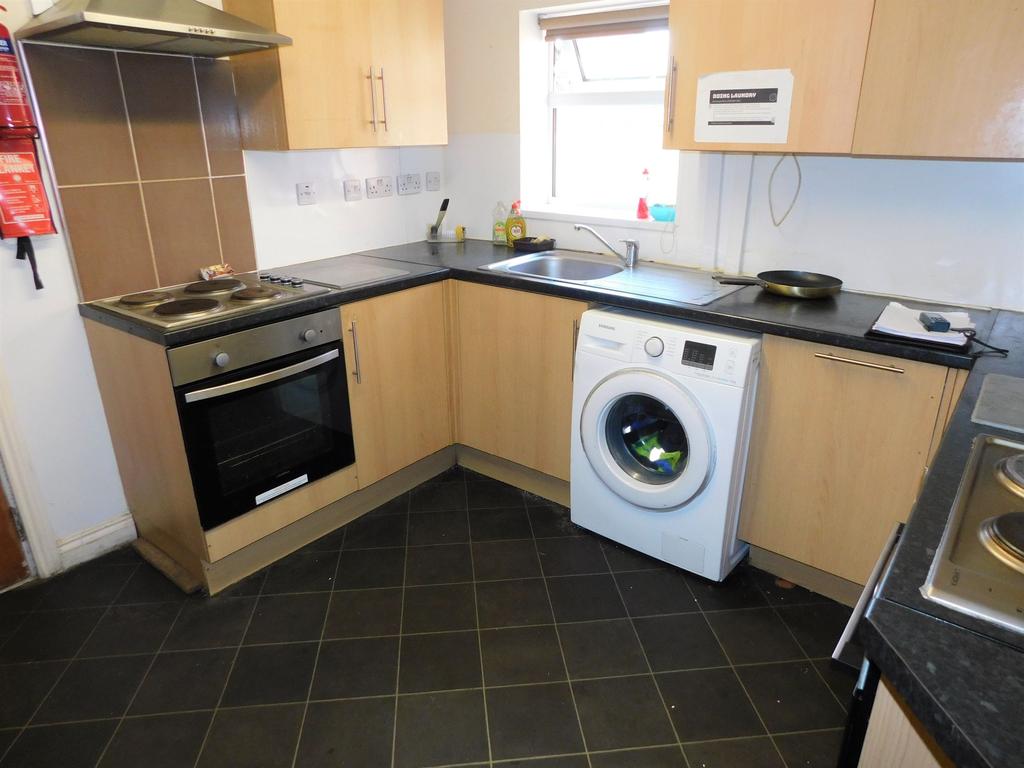 Tower Road, Boston 5 bed semidetached house £250,000