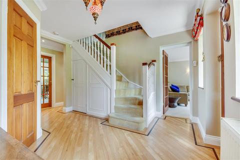 65 Hutton Village, Hutton, Brentwood, CM13 1RX