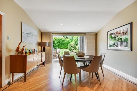 65 Hutton Village, Hutton, Brentwood, CM13 1RX