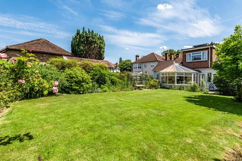 2, Rivermount Lower Hampton Road, Sunbury-on-thames, TW16 5PH