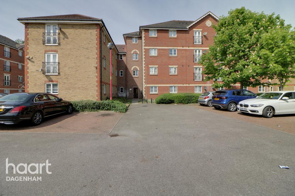 Stern Close, Barking 2 bed flat £230,000