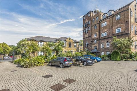 2 bedroom apartment for sale, The Maltings, Church Street, Staines-upon-Thames, Surrey, TW18