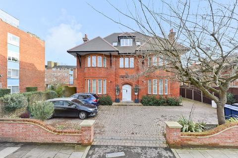 undefined, Elm Avenue, Ealing, London, W5