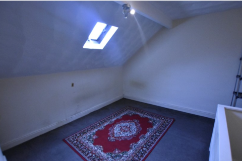 75 Brompton Road, Bradford, BD4 7JE