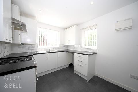 15 Felton Close, Luton, LU2 9TD